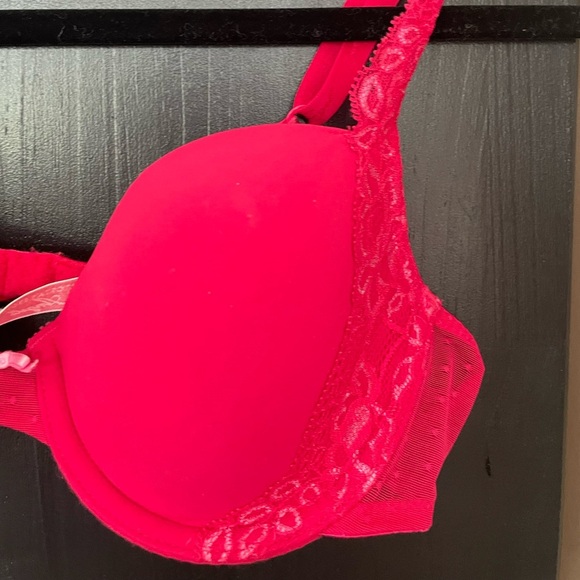 Victorias Secret Lined Demi Angels Bra, Lace Trimmed, Red, 34B - Picture 4 of 5